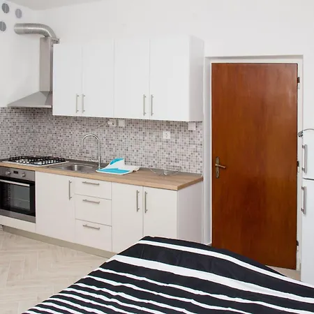 Moderne Bava Apartmán Jesenice (Split-Dalmatia)