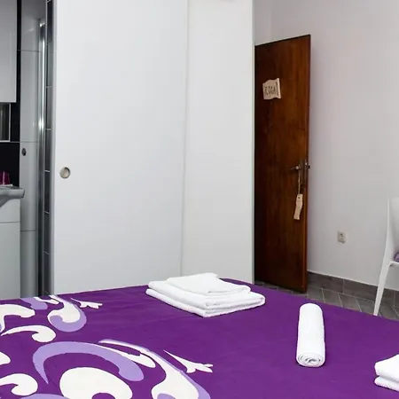Moderne Bava Jesenice (Split-Dalmatia)
